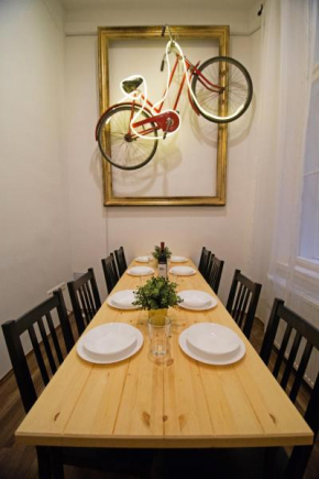 Cheerful and Cozy 2 Bedrooms 2 Bathrooms Apartment with Top Location